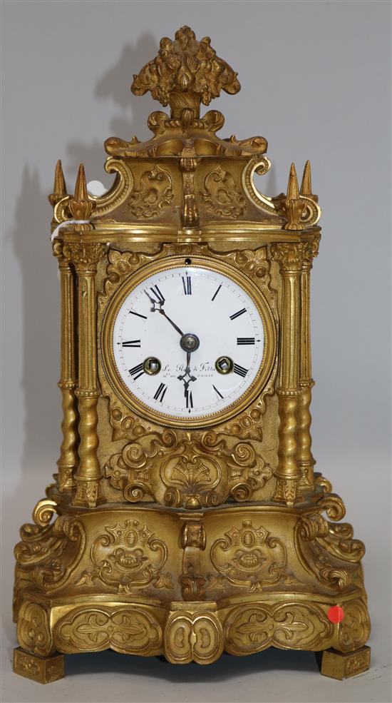 Le Roy et Fils of Paris. A mid 19th century French cast ormolu eight day mantel clock